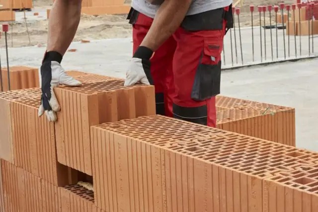 Zbrojenie i bloczki betonowe